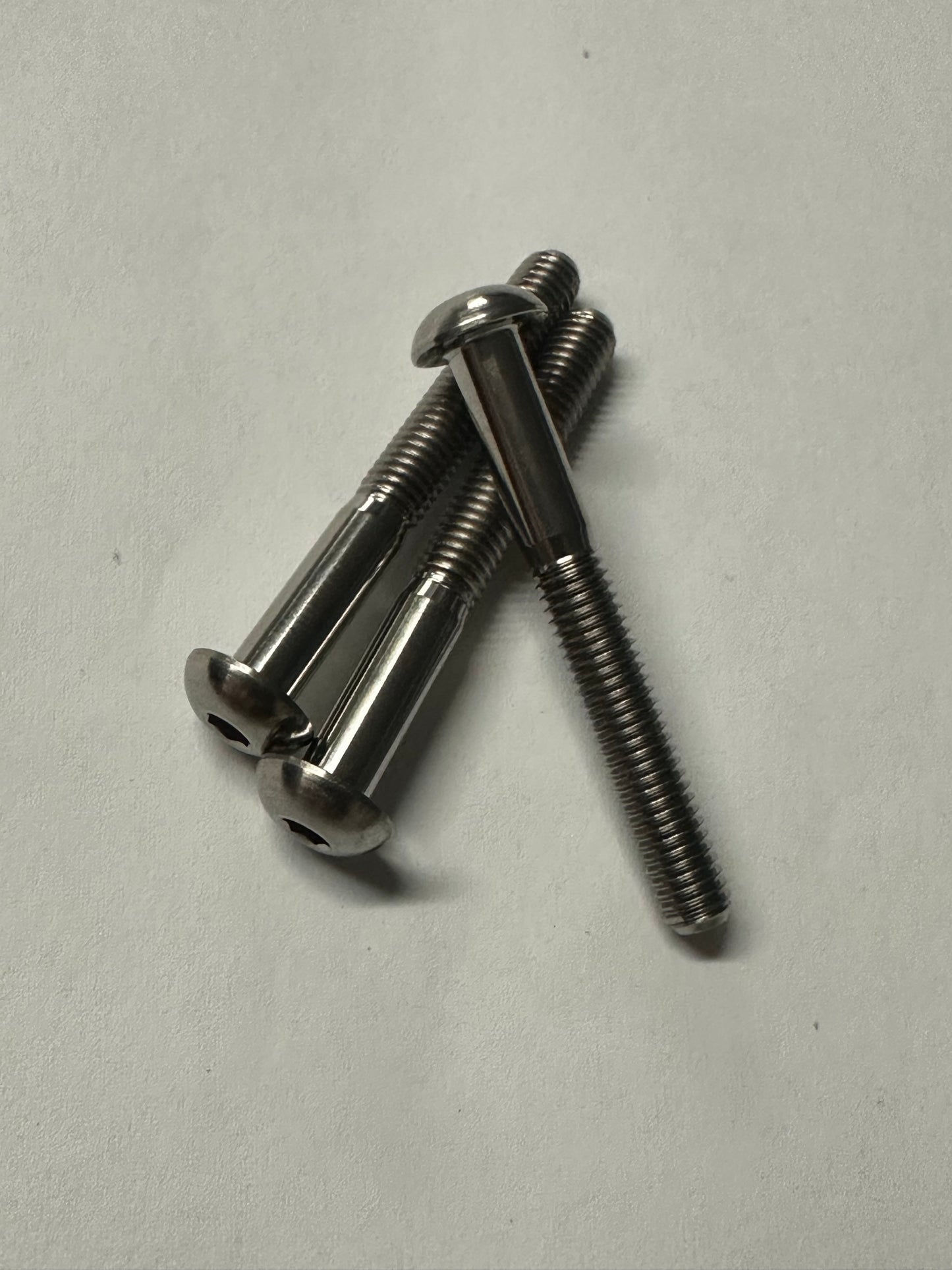 M5x40 Button Head