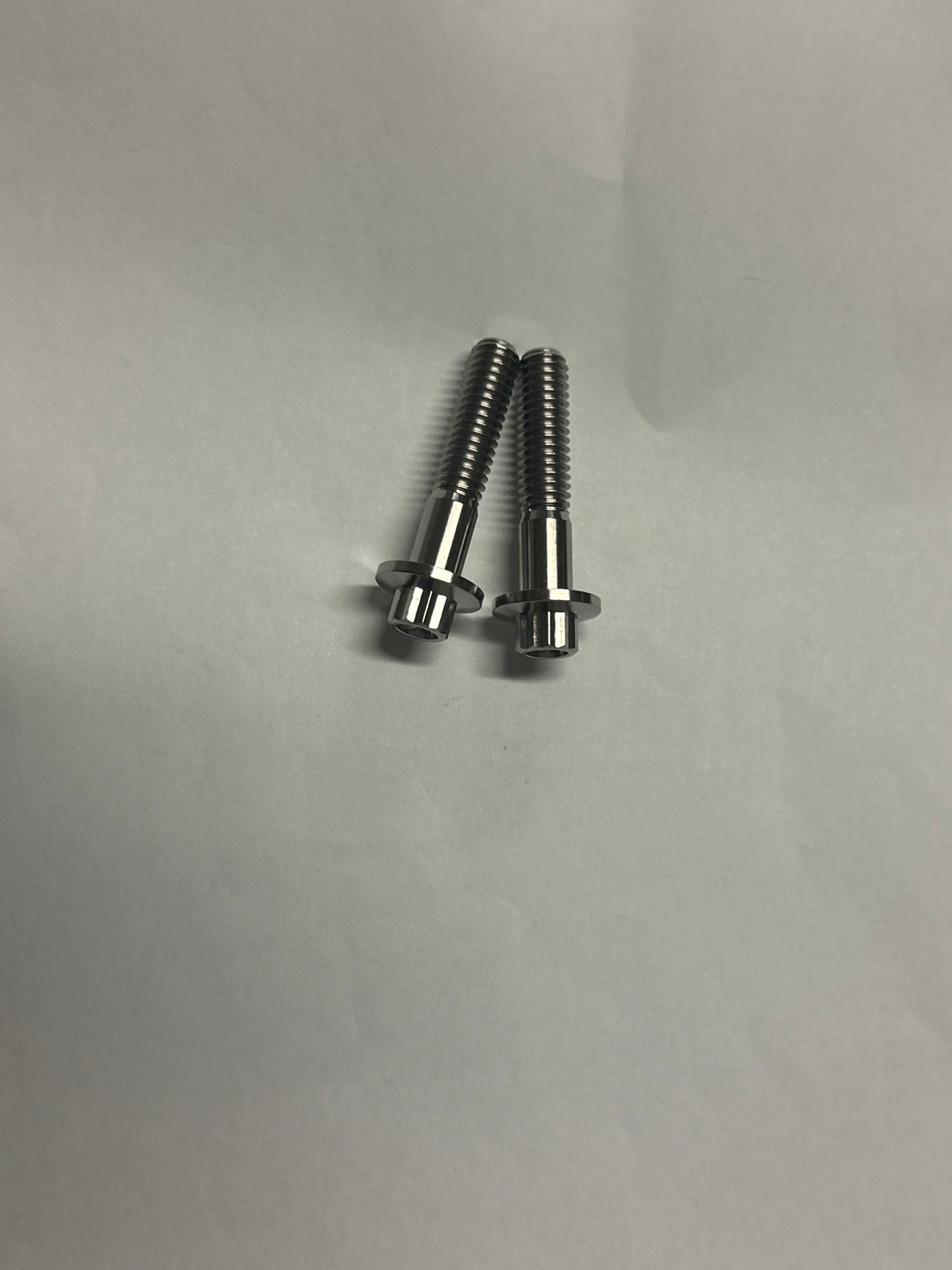 12 Point Flange Head Bolt (Large Flange With 5/8 Flange) 5/16-uncx1.5''